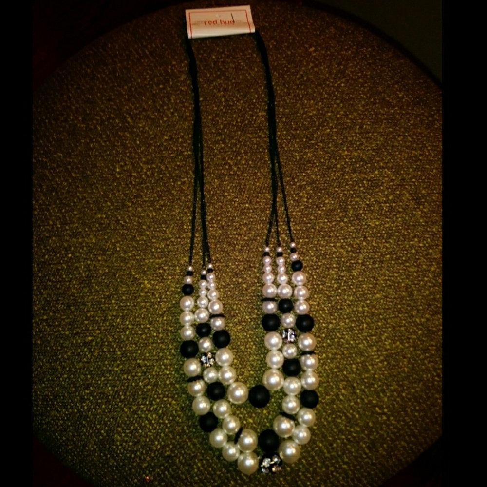 3-Tier Pearl w/ jewels necklace